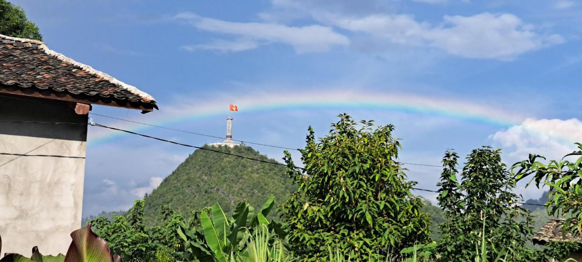 Homestay Field - Bungalow, Ha Giang Loop Tour, Motorbikes Rental Dış mekan fotoğraf