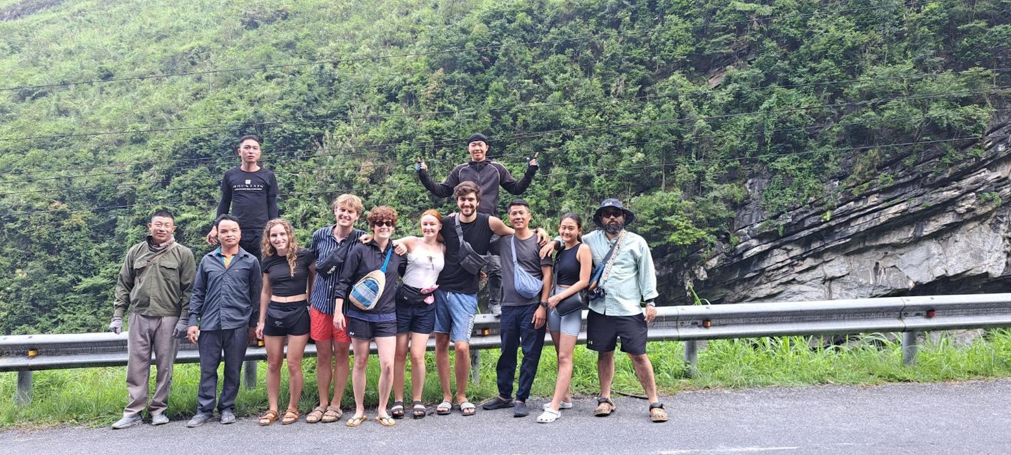 Homestay Field - Bungalow, Ha Giang Loop Tour, Motorbikes Rental Dış mekan fotoğraf